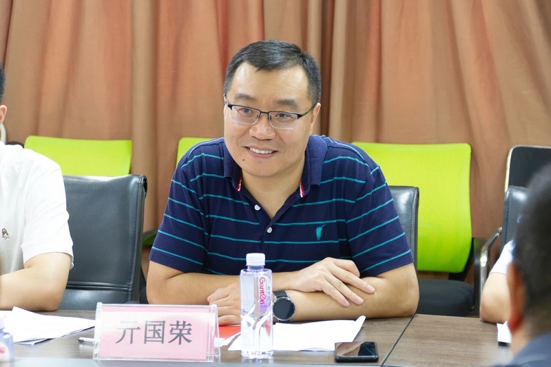 成都市人社局黨組成員、副局長(zhǎng)亓國(guó)榮一行蒞臨瑞方人力考察調(diào)研 第3張