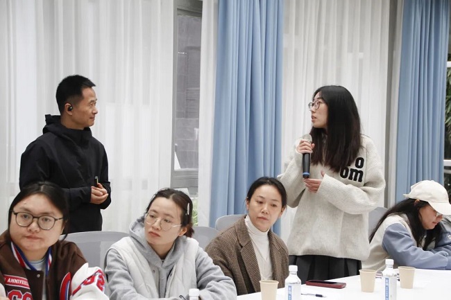 深入一線聽民意!成都市人大代表龔曉鷗在火車南站街道開展就業(yè)指導(dǎo)專題分享活動(dòng) 第3張 深入一線聽民意!成都市人大代表龔曉鷗在火車南站街道開展就業(yè)指導(dǎo)專題分享活動(dòng) 第3張